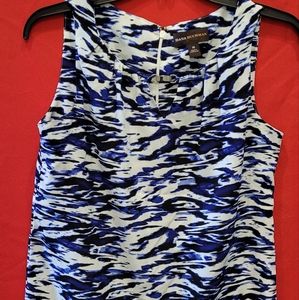 Sleeveless Blouse w/Small Cutout
